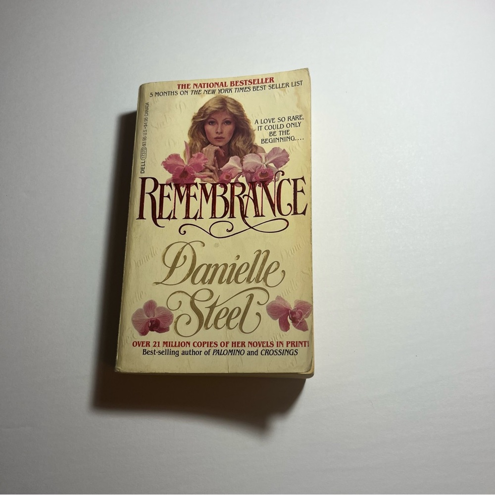 Danielle Steel Remembrance‎ Book